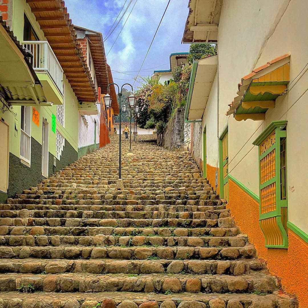 Calle de las cien escaleras de Jericó Antioquia