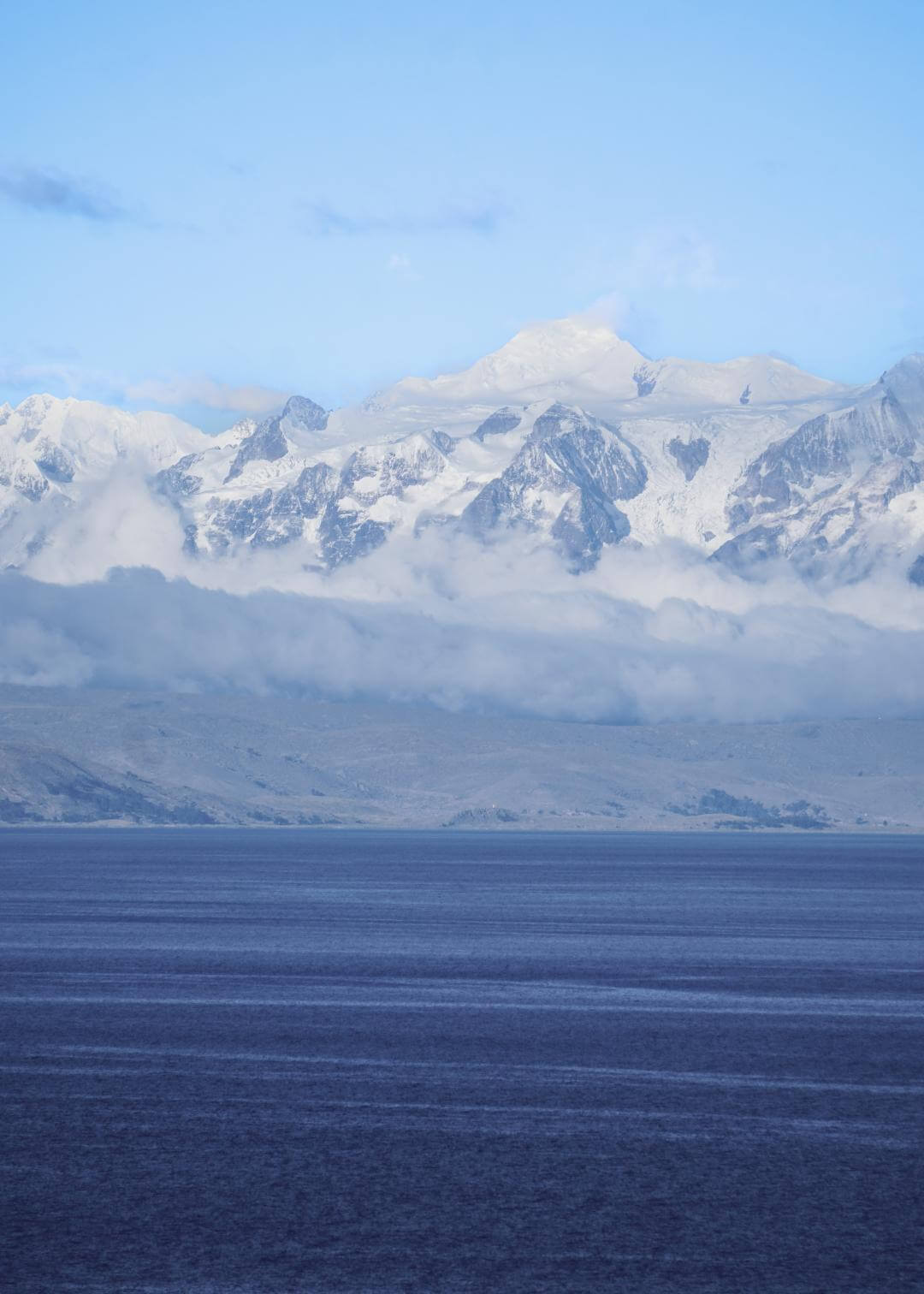 Paisaje del Lago Titicaca del lado boliviano