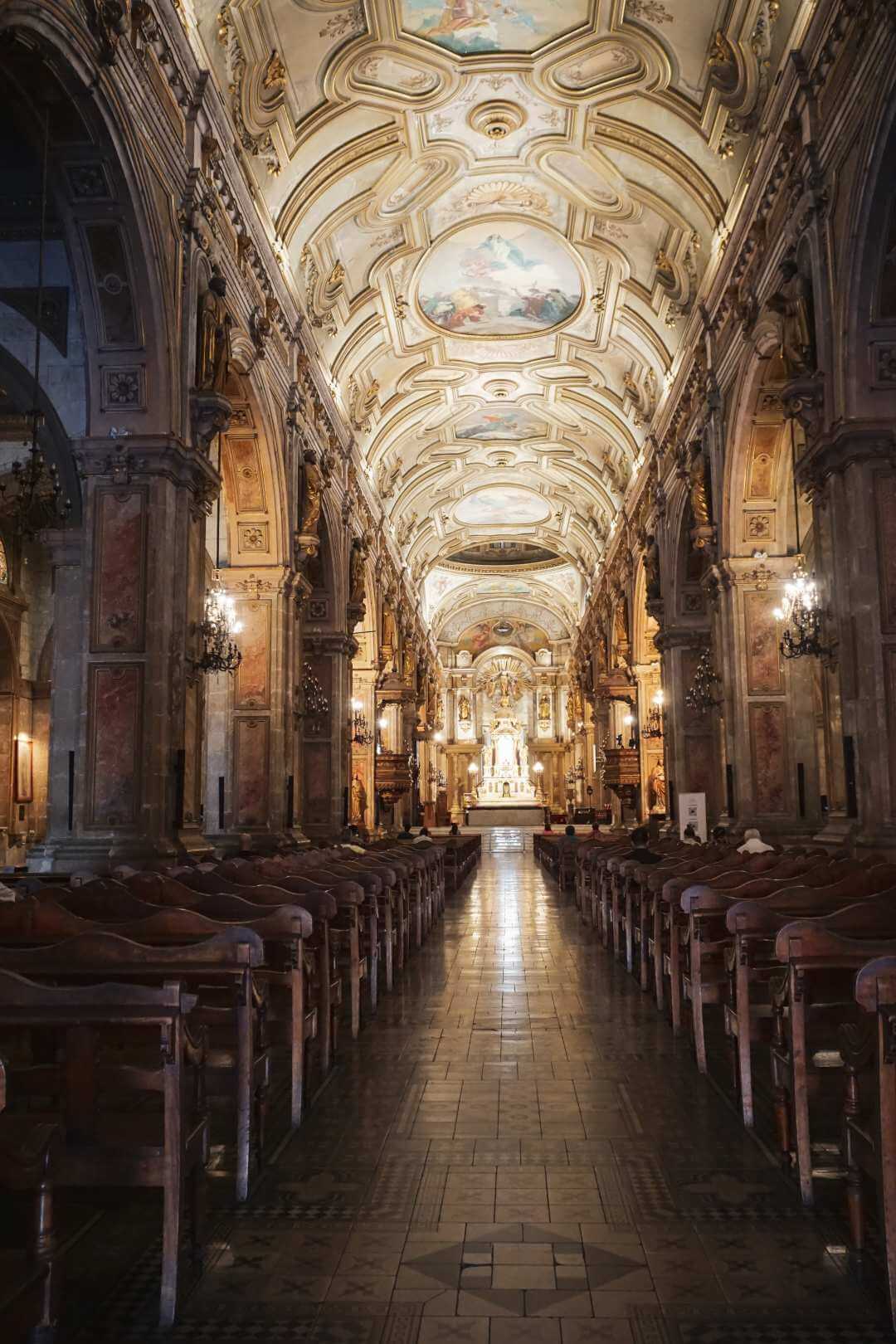 Interior de la Catedral Metropolitana de Santiago