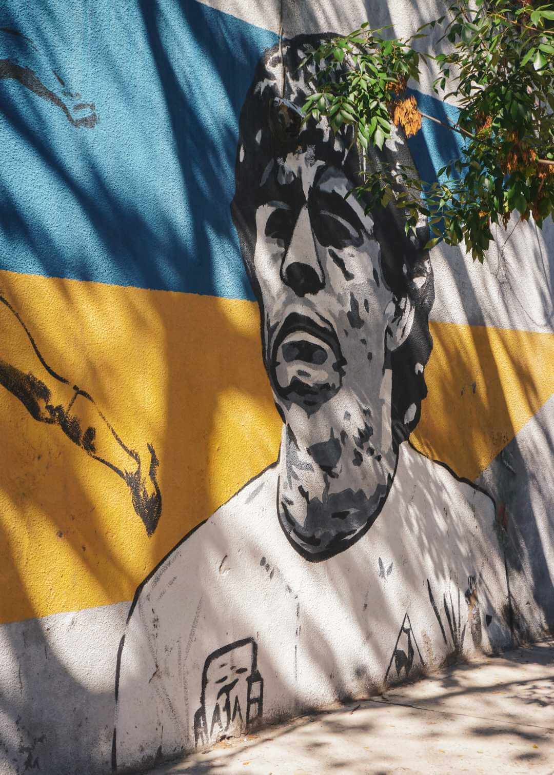 Mural de Maradona en los alrededores de La Bombonera