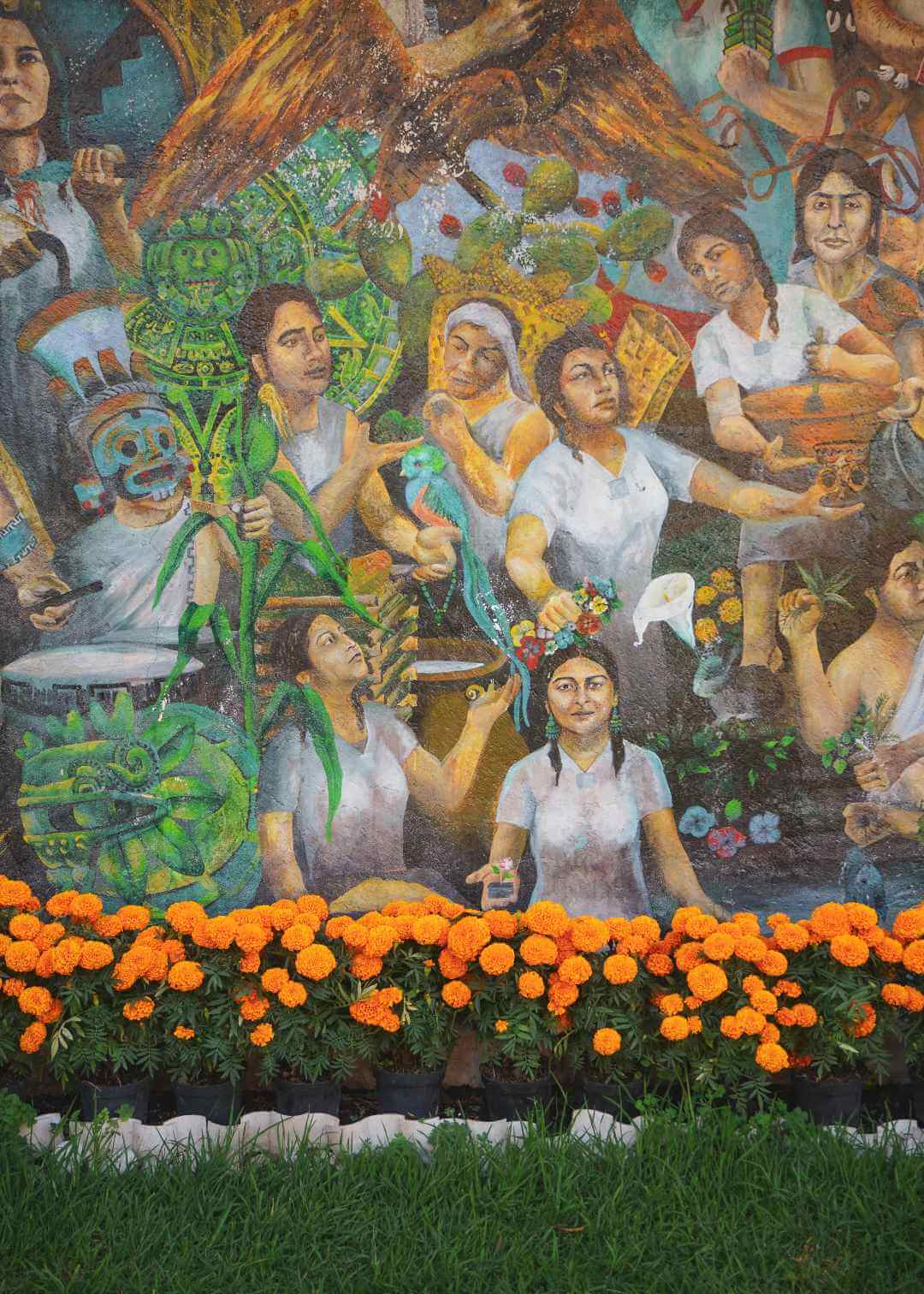 Mural de tradiciones aztecas en Xochimilco 