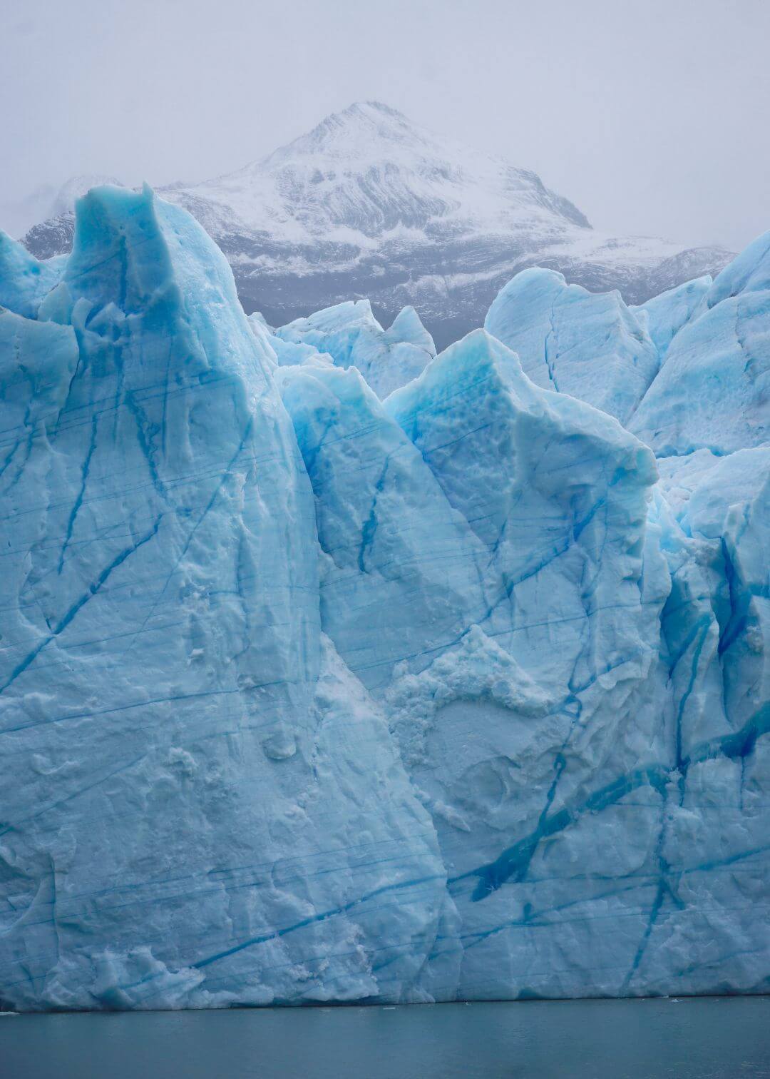 Pared de hielo del Perito Moreno vista desde la embarcación