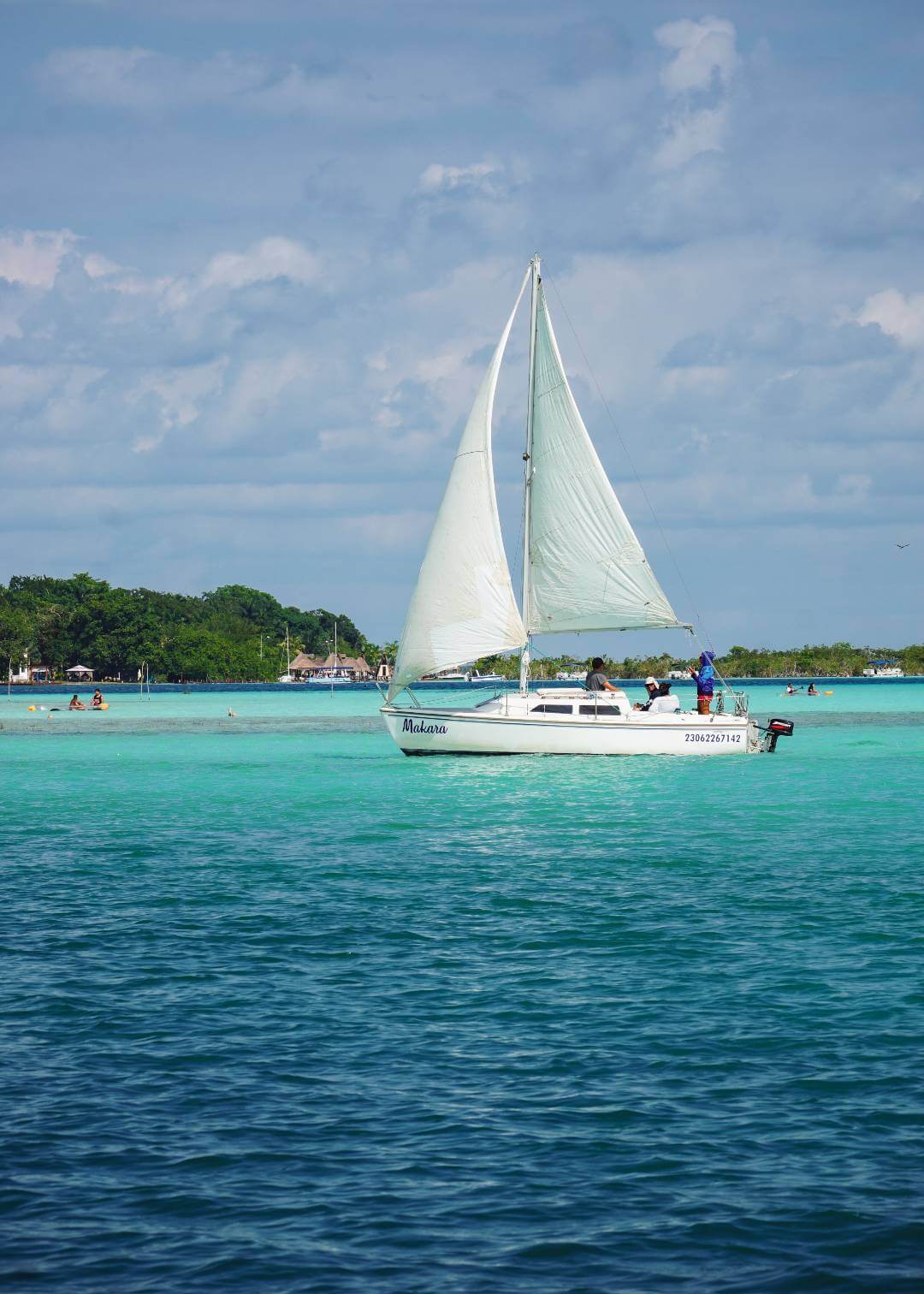 Paseo en velero por la Laguna Bacalar