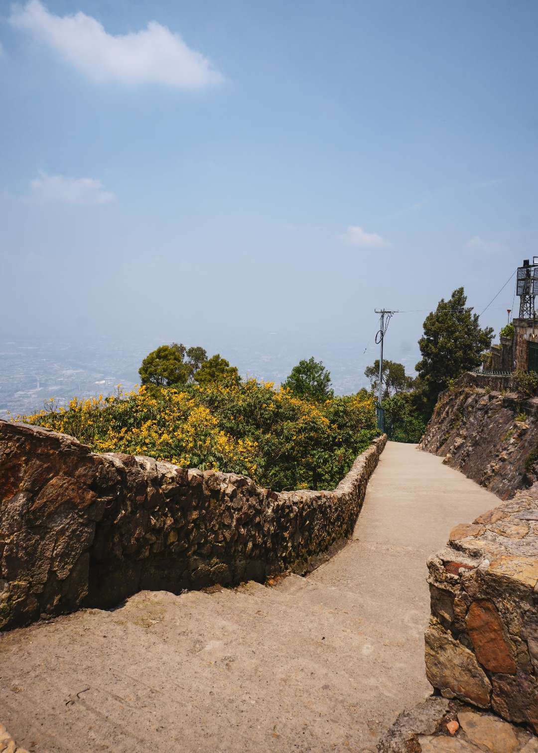 Sendero al Cerro Monserrate Bogotá