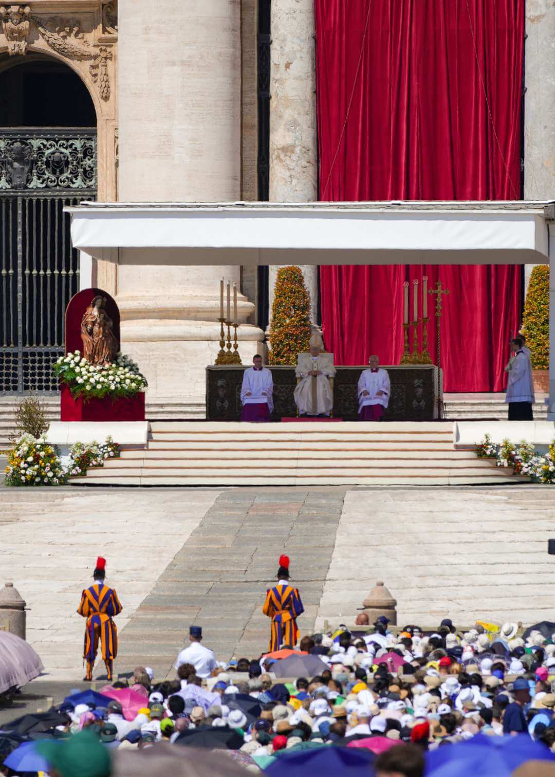 Papa Leon XIV en Plaza San Pedro