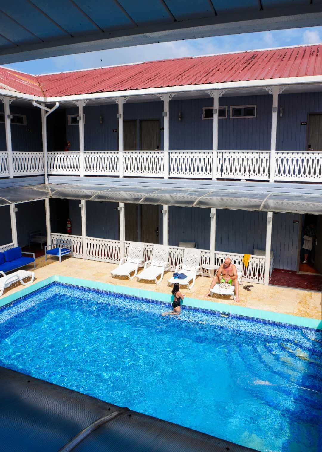 Piscina Hotel Swans Cay