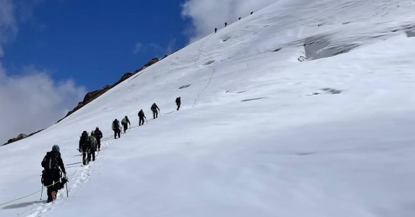 Caminar por el Nevado Santa Isabel