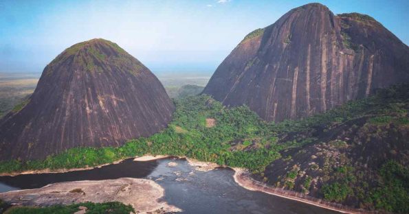 Cerros de Mavecure Inírida Colombia